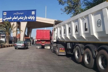 اعتراض و اعتصاب کامیون‌داران تکذیب شد/ معطلی ۱۴ ساعته کامیون‌ها در بنادر برای حمل کالای اساسی