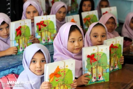 ثبت‌نام‌ دانش‌آموزان اتباع با مدارک معتبر تا پایان تابستان ادامه دارد