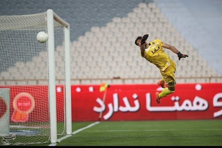 رضایی: هواداران نساجی حتی به دروازه‌بان تیم خودشان هم فحاشی کردند