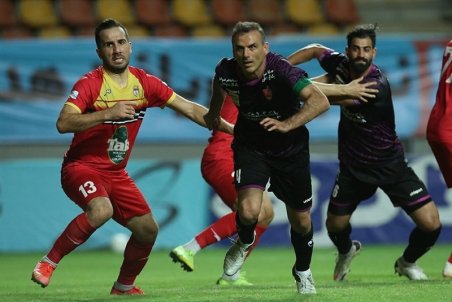 منافی: اشتباهات داوری بازی پیکان و سپاهان تکرار نشود، پرسپولیس قهرمان خواهد شد