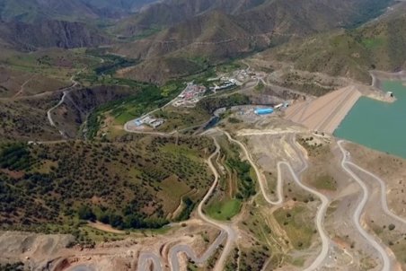 آبی که به اصفهان رواست از استان خارج می‌شود/ وزارت نیرو از طرح‌های انتقال آب حمایت کند