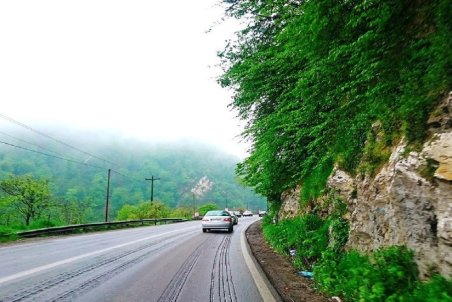 جاده‌های مازندران باز است/ سیلاب موقتا جاده‌ها را بسته بود
