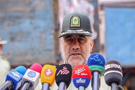 در قانون اجازه حیوان گردانی به کسی داده نشده است/ برخورد پلیس با فروشندگان البسه نامتعارف