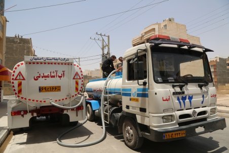 جولان تانکرهای آبرسان در اصفهان