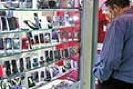 بازار موبایل کماکان روند نزولی را طی می‌کند