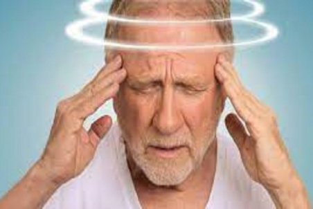 ۶ دلیل سرگیجه که نشان می‌دهد باید به پزشک مراجعه کنید