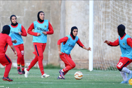 (عکس) تمرین تیم ملی با لباس سپاهان!