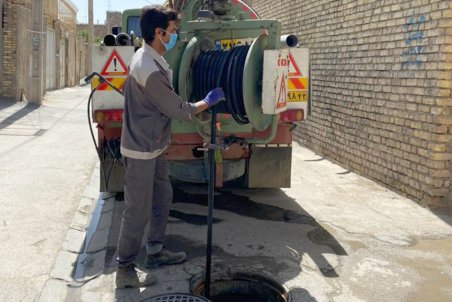 شستشوی 10 هزار متر شبکه جمع آوری فاضلاب منطقه لنجان