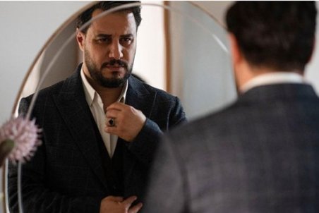 جواد عزتی در جلد مالک؛ ترسناک و پیچیده