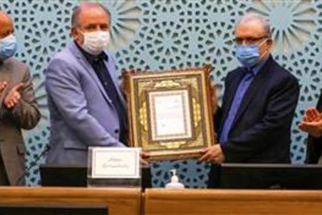تقدیر وزیر بهداشت از حمایت‌های مالی و تجهیزاتی فولاد مبارکه در پیشگیری، مهار و درمان کرونا