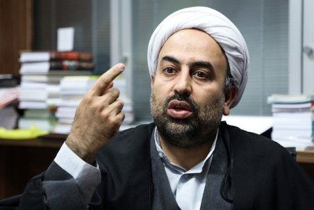 محمدرضا زائری: اینترنت را قطع کنید تا راهی جز ریختن در خیابان باقی نماند!