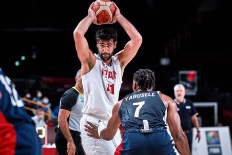 کاظمی: وضعیت ما قابل مقایسه با سایر تیم‌ها نیست/ ۲۰ سال است فقط یک سالن بسکتبال داریم!