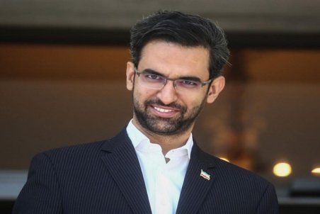 آذری‌جهرمی: نمی‌توان چشم خود را بر تحولات مهم فناوری اطلاعات بست