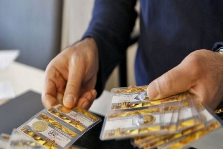 سکه و طلا روی ریل کاهش قیمت قرار گرفتند/ کاهش ۱۶۰ هزار تومانی سکه طرح جدید