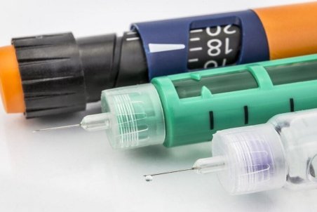 سامانه ثبت‌نام واکسیناسیون کرونا برای بیماران نادر و دیابتی انسولینی فعال شد