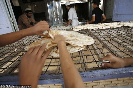 هرگونه افزایش قیمت نان تخلف است / تخلفات را به ۱۲۴ اعلام کنید