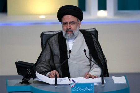 آیت‌الله رئیسی در مراسم تنفیذ: پیام انتخابات ۲۸ خرداد تغییر وضع موجود بود