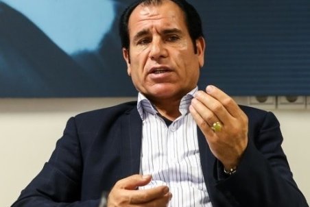 ارزِ ۴۲۰۰ تومانی حذف شود مرغِ ۸۰ هزارتومان هم پیدا نمی‌شود/ حقوق مجلسی‌ها و دولتی‌ها تورم‌زا نیست؟!