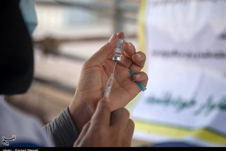 واکسیناسیون ۹۶ هزار نفر از فرهنگیان شهر تهران در ۲۱ پایگاه