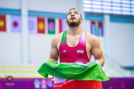 کشتی آزاد المپیک ۲۰۲۰/ پیروزی قاطع زارع مقابل نفر سوم جهان