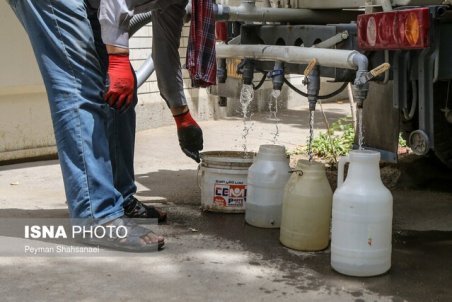 شرایط تامین آب شرب اصفهان پایدار شده است/ همچنان افت فشار داریم