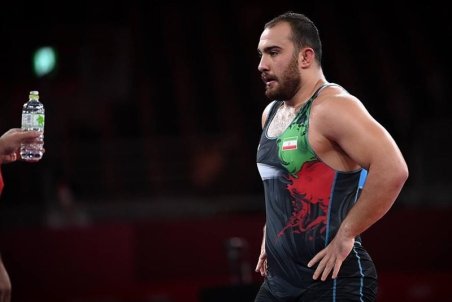 امیرحسین زارع پرچمدار ایران در اختتامیه شد