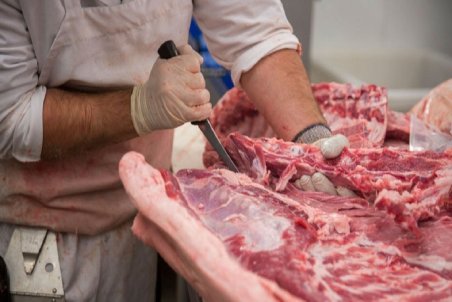 پوریان: قیمت گوشت در ایام‌ محرم نوسانی ندارد