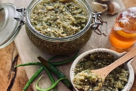 طرز تهیه ترشی بادمجان دودی، چاشنی خوشمزه غذا