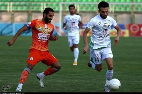 حق‌دوست: باشگاه ذوب‌آهن پیشنهاد تمدید قرارداد داده است اما هنوز تصمیم نگرفته‌ام