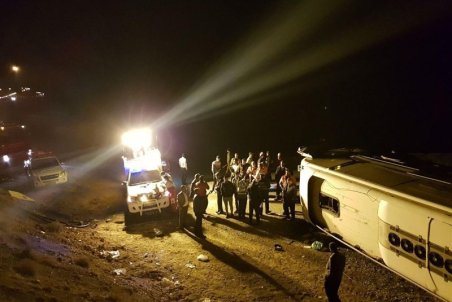 واژگونی یک دستگاه اتوبوس در محور دامغان ـ شاهرود / ۳۴ سرنشین اتوبوس مصدوم شدند‌