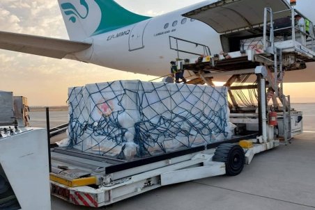 ورود یک میلیون و ۱۱۰ هزار دُز واکسن کرونا به کشور/شانزدهمین محموله هلال‌احمر رسید