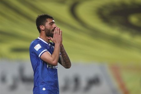 دانشگر قراردادش با استقلال را فسخ کرد