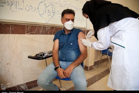 فقط افرادی که نوبت زمان تزریق نوبت دوم واکسن آن‌ها فرا رسیده به مراکز تجمیعی مراجعه کنند