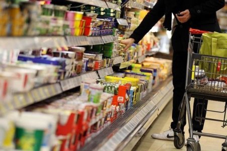 کاهش ۳۵ درصدی تقاضای مواد غذایی نسبت به محرم گذشته/ افزایش ۹۰ درصدی شکر از ابتدای سال