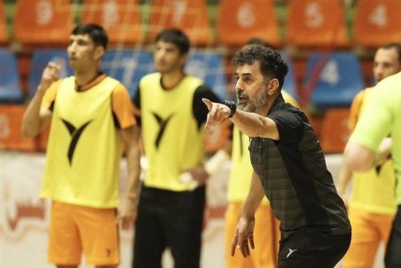 باغبانباشی: هدف‌مان کسب رتبه‌ای درخور نام سپاهان است/ به دنبال جذب چند بازیکن هستیم