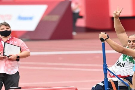 مختاری: مدالم را به روح پدر و مادرم تقدیم می‌کنم/ امیدوارم مردم از من راضی باشند