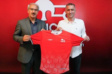 نظمی: می‌خواهید تراکتور آرامش داشته باشد فضای مجازی را کنار بگذارید