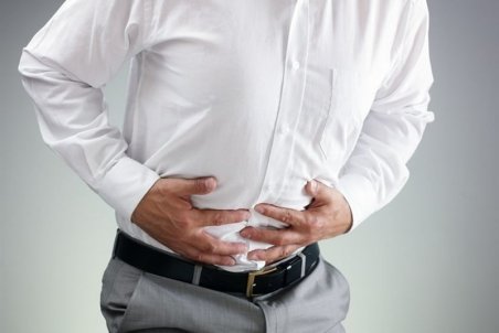 چند راهکار ساده طب سنتی برای درمان و پیشگیری از "نفخ شکم"