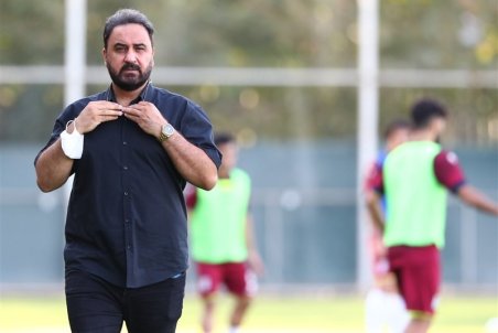 خورشیدی: مربی دروازه‌بان‌ها کرونا گرفت، میرزاپور به اردوی تیم ملی اضافه می‌شود