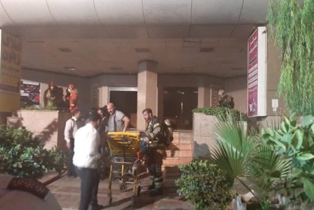 نجات ۸۰ نفر در آتش‌سوزی برج ۱۷ طبقه/ انتقال ۵ مصدوم به مراکز درمانی + تصاویر