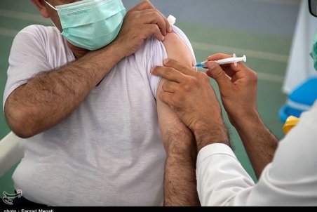 دز دوم واکسن کرونا به ۷۵هزار نفر از معلمان خراسان رضوی تزریق می‌شود