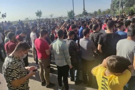 هواداران تراکتور خواستار اخراج کمالوند شدند/ استوری های تند اکبر ایمانی