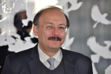 بیژن عبدالکریمی از دانشگاه آزاد اخراج شد