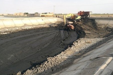 لجن حوض بی هوازی دوم تصفیه خانه فاضلاب ورزنه تخلیه شد