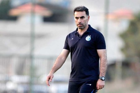 محمود فکری: سود دلالان در برکناری مربیان است