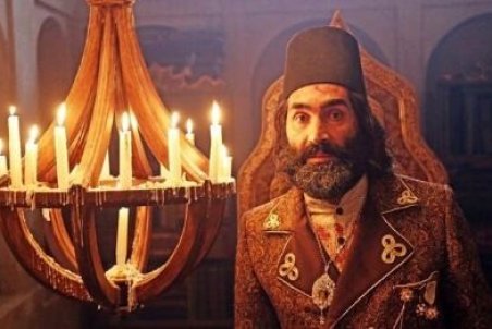 گلایه هادی کاظمی از سانسورهای بیش از حد سریال «قبله عالم»