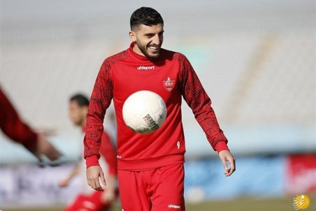 خانه نشینی ۴ هفته‌ای مهاجم پرسپولیس