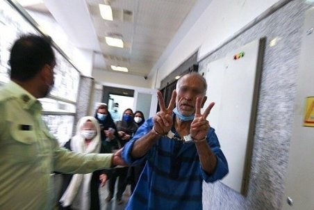 اکبر خرمدین از قصاص گریخت؟