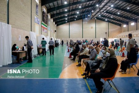 کم‌کاری ۵۰ تا ۵۹ ساله‌های استان مرکزی در دریافت واکسن/نوبت به صنایع رسید