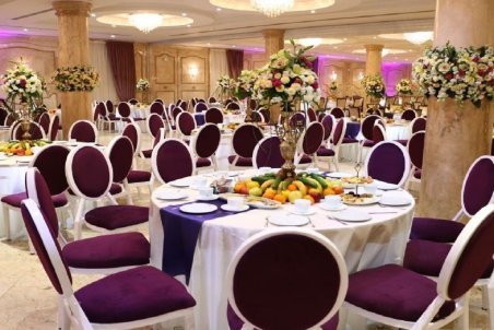 فعالیت تالارهای پذیرایی در مشهد همچنان ممنوع است